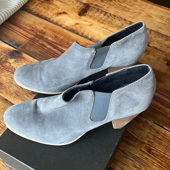 Madewell 1937 dark gray suede booties - Picture 5 of 5